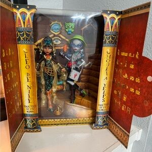 2017 SDCC Cleo de Nile 8 Ghoulia 2-pack Mattel Exclusive NIB